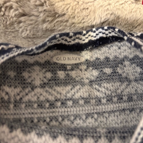 Old Navy 5T Blue Fair Isle Long Sleeve Tee, Hearts, Winter, Snowflakes - Picture 3 of 4